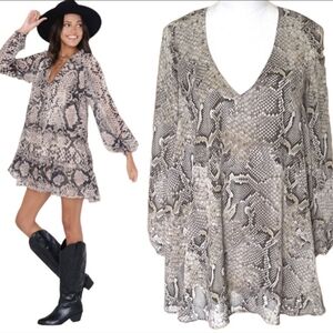 Show Me Your Mumu Gray Snakeskin Print V Neck Mini Dress or Tunic Size Medium